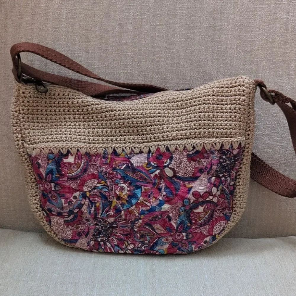 Sakroots Ryder Crochet Canvas Crescent Crossbody Shoulder Bag Boho Scandi Girl